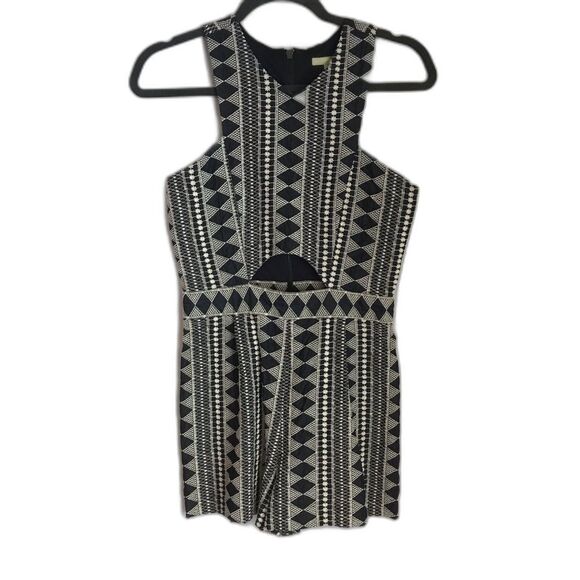 Gianni Bini Geometric Blue & White Romper Women's Size Small One-Piece Cut-out - Picture 8 of 10